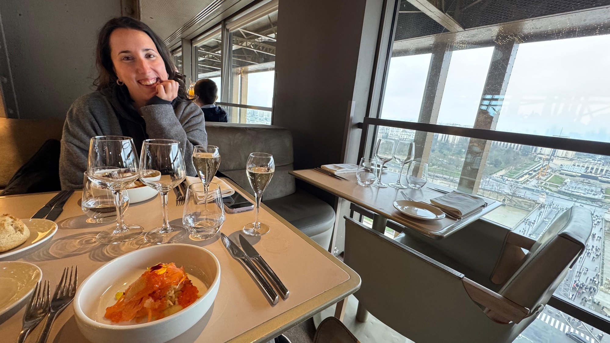 Most romantic Valentine in Paris